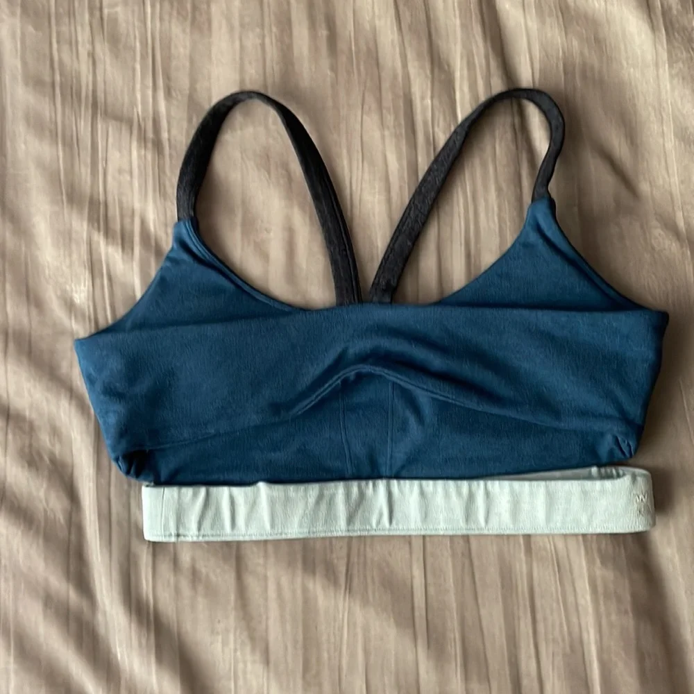 Practically new !! - Picture 2 of 2